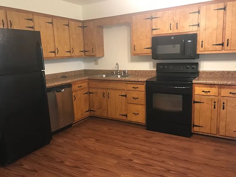 1040 Hunt Ave — Photo 7