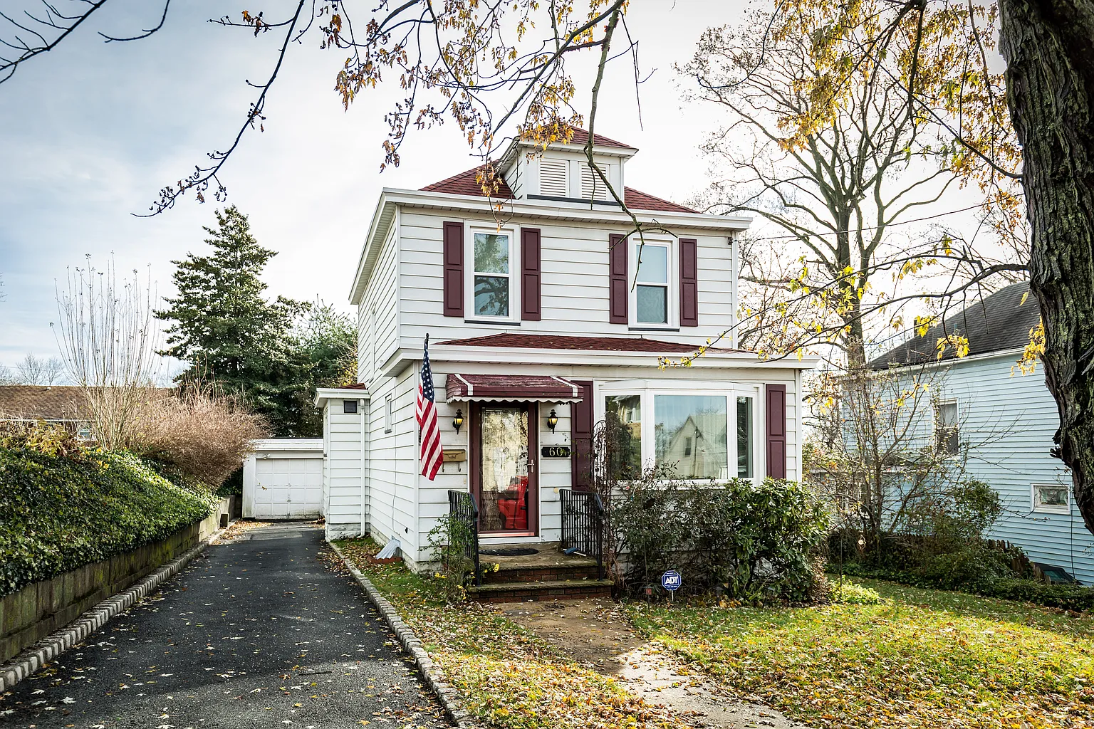 60 Edgegrove St photo 1