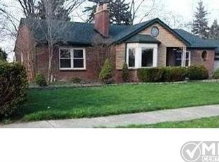 18655 Huntington Ave, Harper Woods, MI 48225