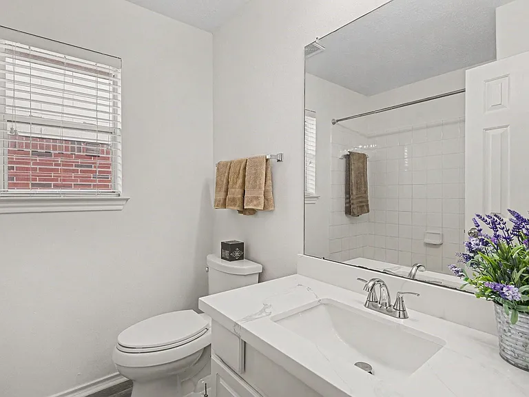 18314 Manorcliff Ln — Photo 14