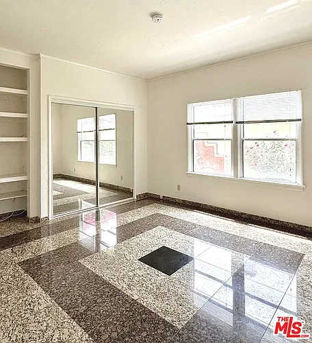 121 N Swall Dr #4 Photo 1 121 N Swall Dr #4 Photo 1