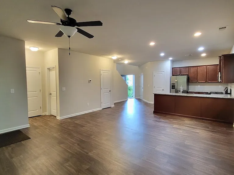 42 Laurel Dr E — Photo 8