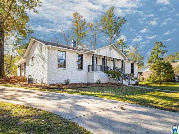 3rd image of 300 Shenandoah Dr