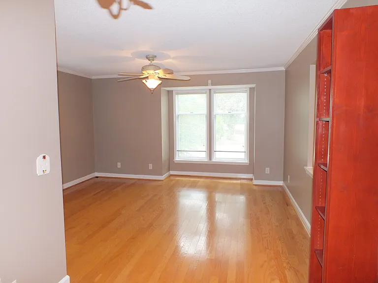 1211 Westview Ln #203 — Photo 4