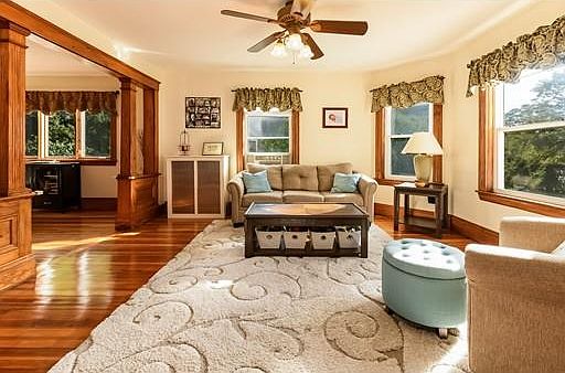 3rd image of 265 East St #1