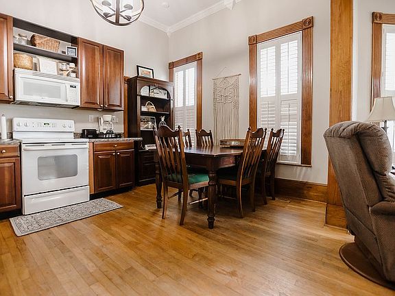 5th image of 303 SE Wenona Ave