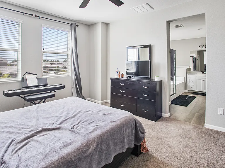 419 Daffodil Dr #2 — Photo 20