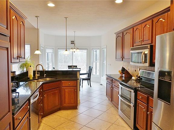 3rd image of 6850 River Walk Dr