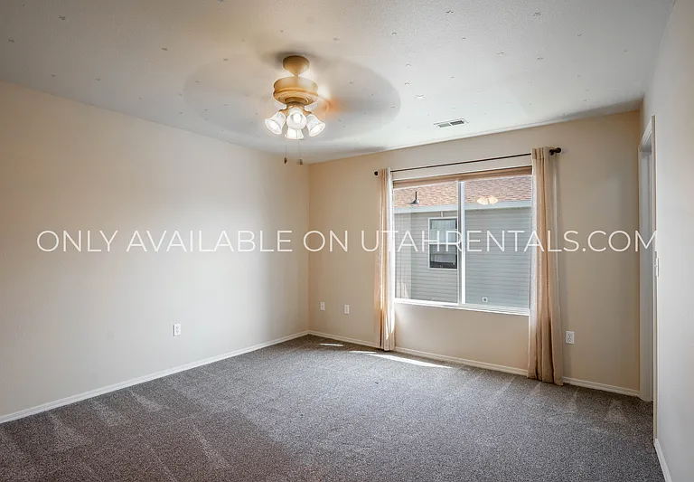 215 S 1050 W — Photo 25