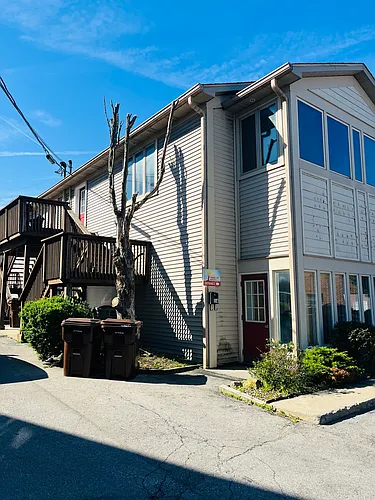 120 Franklin St Photo 1