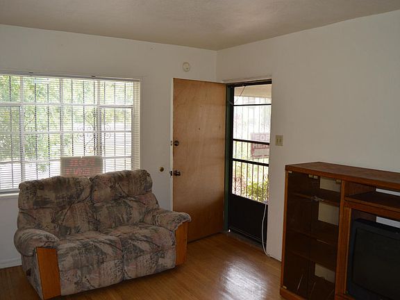 5th image of 1100 Buena Vista Dr SE