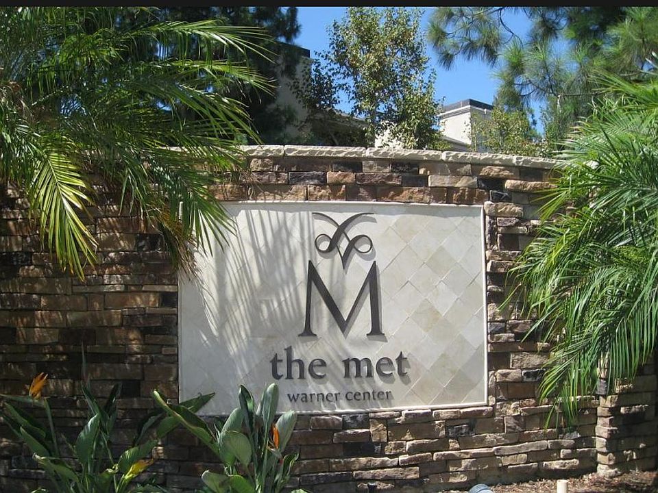 THE MET -RESORT STYLE LIVING