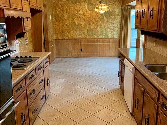 5th image of 3016 Scenic Hills Dr