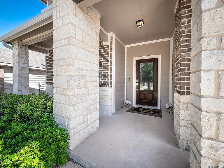 2902 Daisy Mdw — Photo 13