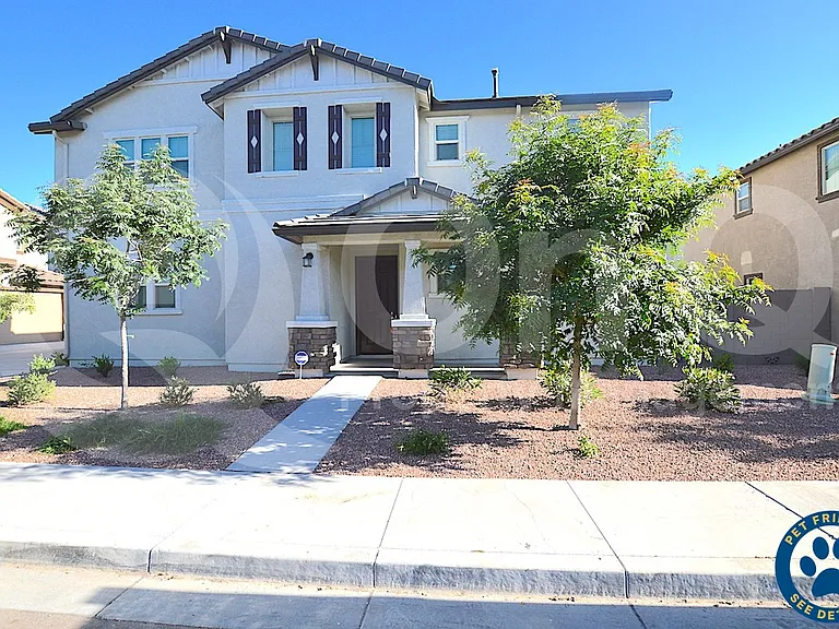 145 E Bluejay Dr — Photo 1
