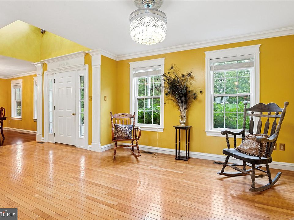 9 Greenfield Rd, Cochranville, PA 19330 | Zillow