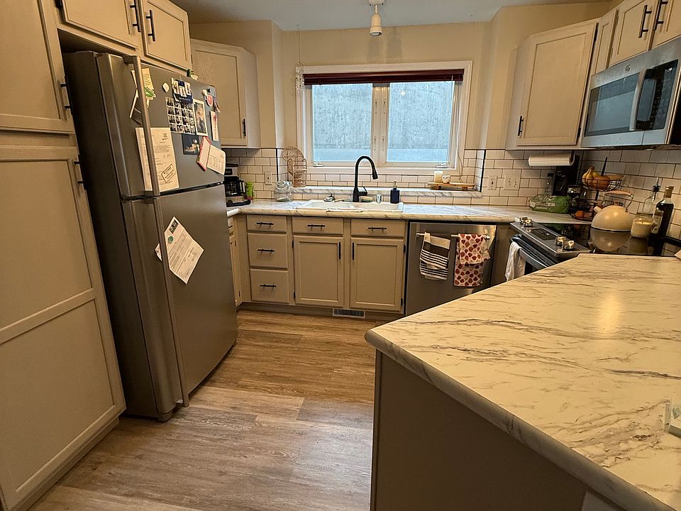 1st image of 639 N Riverpoint Blvd APT H102