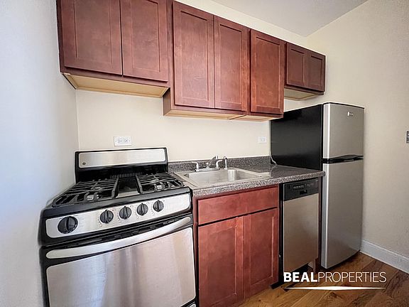 5th image of 818 W Diversey Ave