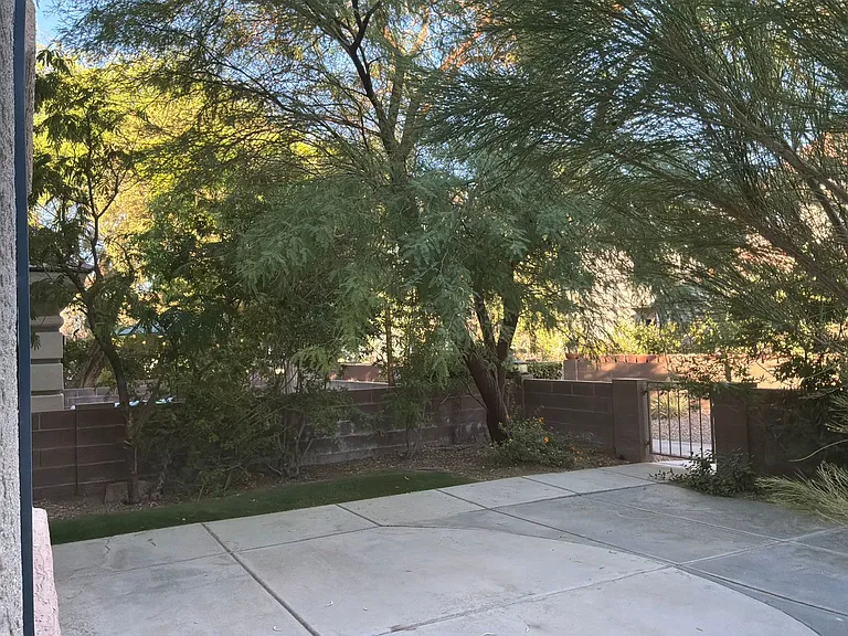 10021 Calabasas Ave — Photo 11