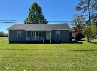 216 W Wards Bridge Rd, Warsaw, NC 28398