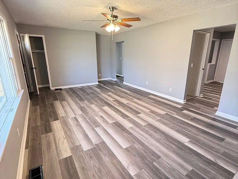 1453 S Fort Ave — Photo 6