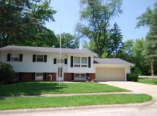 101 White Oak Dr, Michigan City, IN
