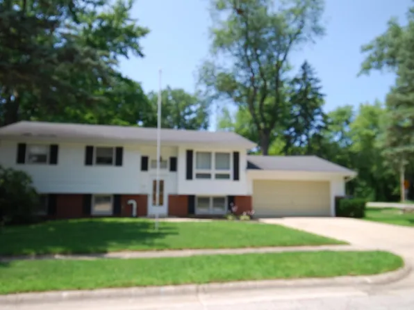 101 White Oak Dr, Michigan City, IN 46360