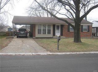 2211 Golfway St, Saint Charles, MO 63301