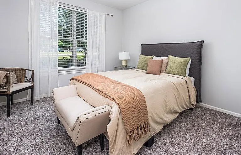 Woodlake Apartments — Photo 7