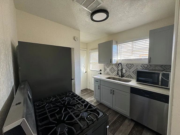 740 E Turney Ave #3 — Photo 5