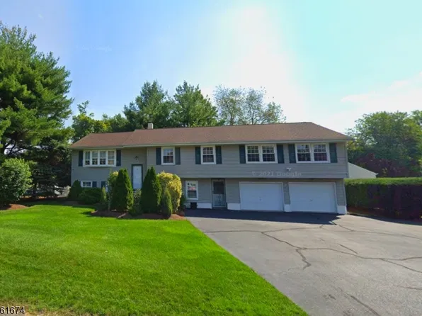 33 Smith St, Waldwick, NJ 07463