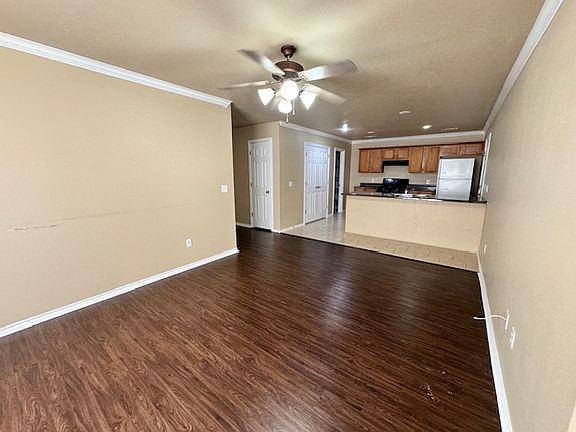 5th image of 1554 N Willowbrook Dr