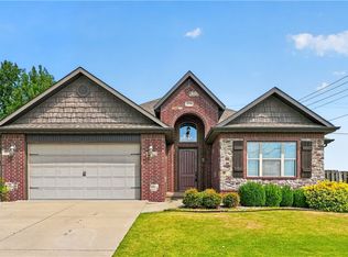 5599 Murfield Dr, Rogers, AR 72758