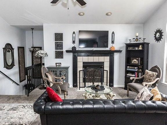 4th image of 43387 Woodbridge Dr