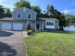 6 Cape Ct, Howell, NJ 07731