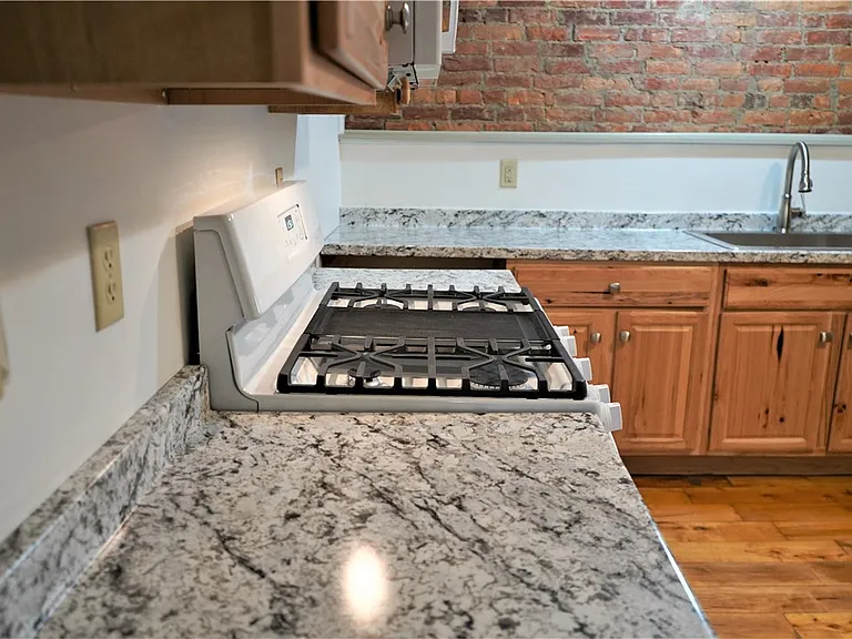 54 North Ave — Photo 7