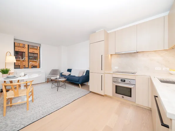 250 West 19th Street image 1 of 13