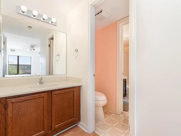 1210 Hampton Hill Ct #H — Photo 14