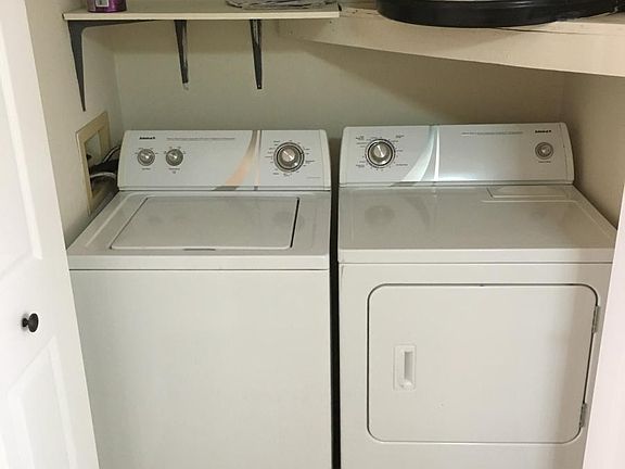 4th image of 2611 W Horatio St APT B