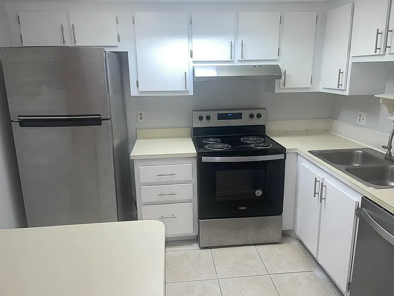 4185 Oak Terrace Dr — Photo 2