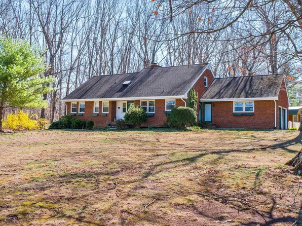 150 Ridgeview Dr, Stuarts Draft, VA 24477