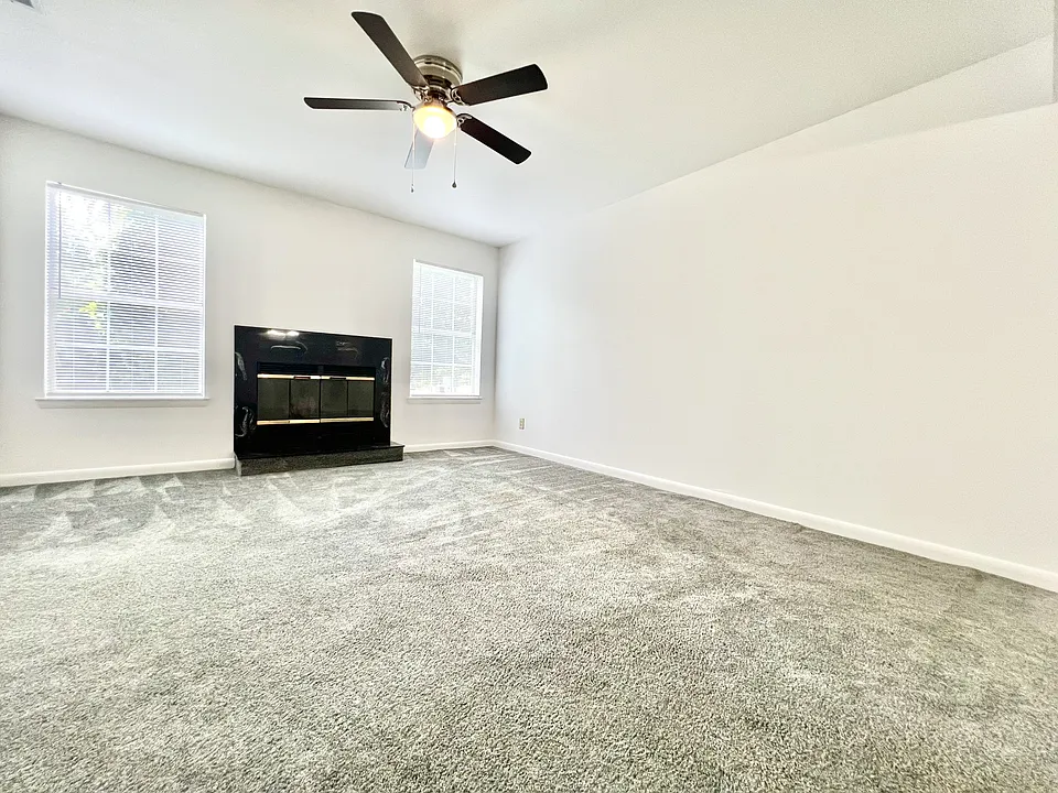 414 Sea Pointe Ct #1102