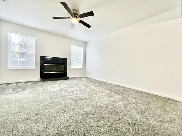414 Sea Pointe Ct, Virginia Beach, VA