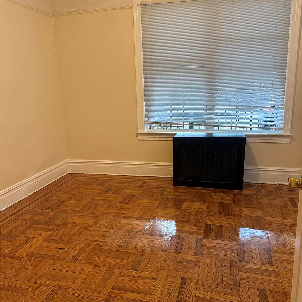 1228 Rosedale Ave — Photo 4