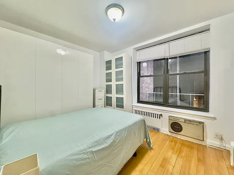 112 W 72nd St #3F — Photo 2