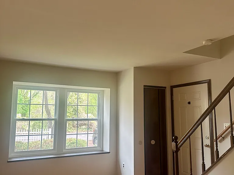100 Lippincott Ave — Photo 5