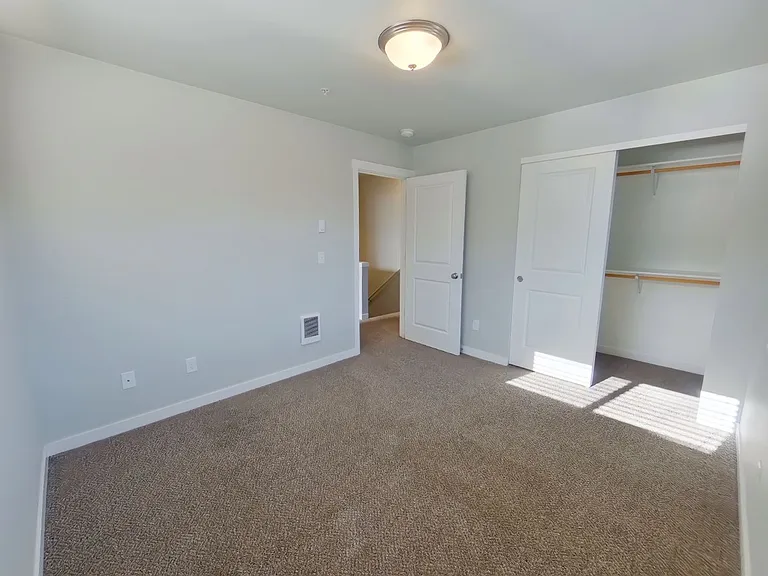 95 N Polk St — Photo 26