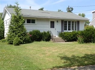 4 Sherwood Rd, Lancaster, NY 14086