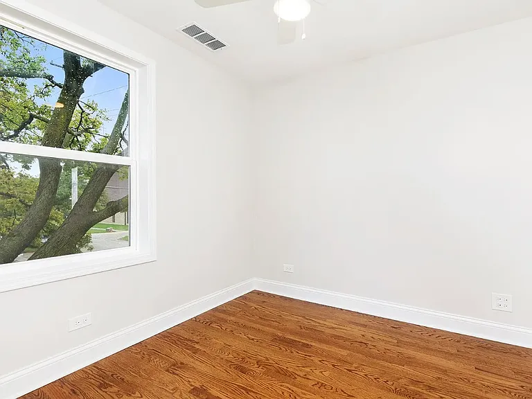 4447 Joliet Ave — Photo 18