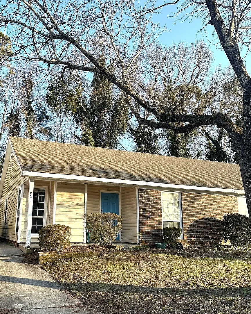 721 Varsity Drive — Photo 1